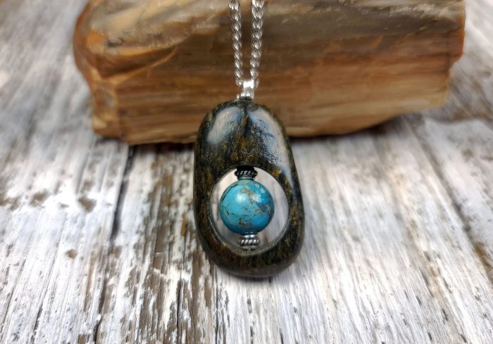 River Rock with 12mm Arizona Turquoise